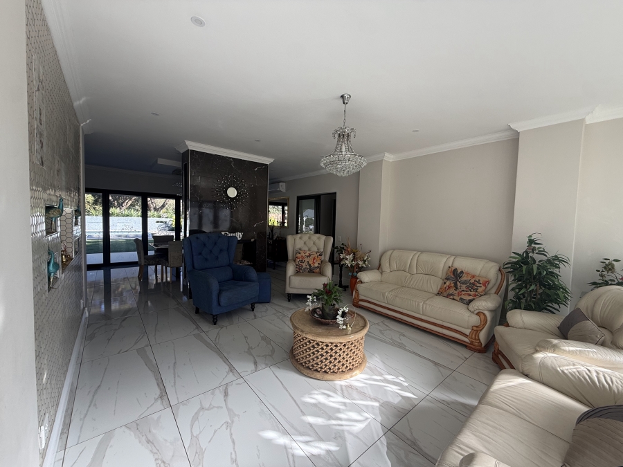 5 Bedroom Property for Sale in The Islands Estates North West
